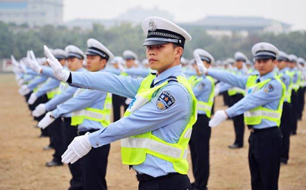 多地已实行改革 辅警有望成为带编制公务员